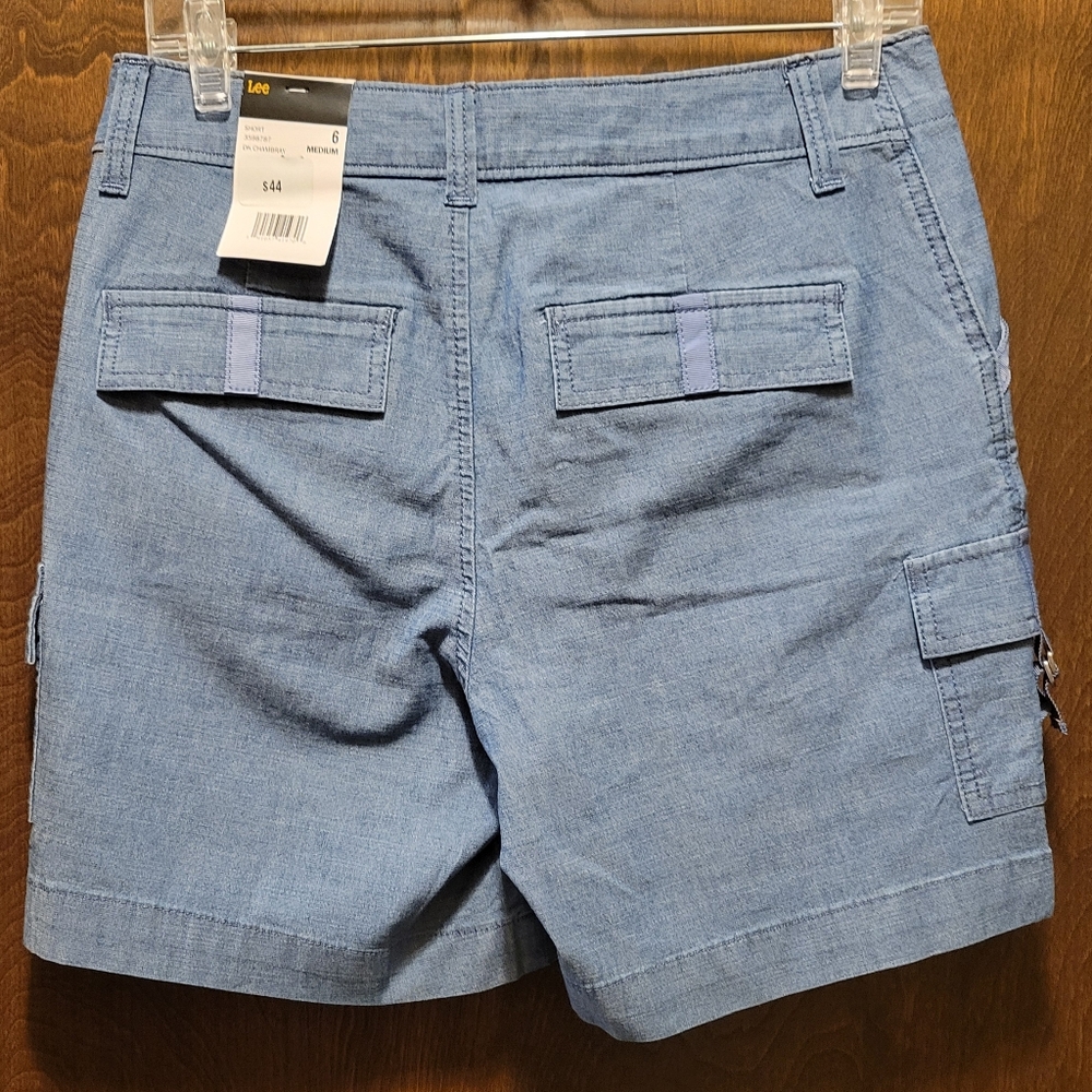 Lee Blue Chambray Cargo Shorts NWT - Picture 5 of 11